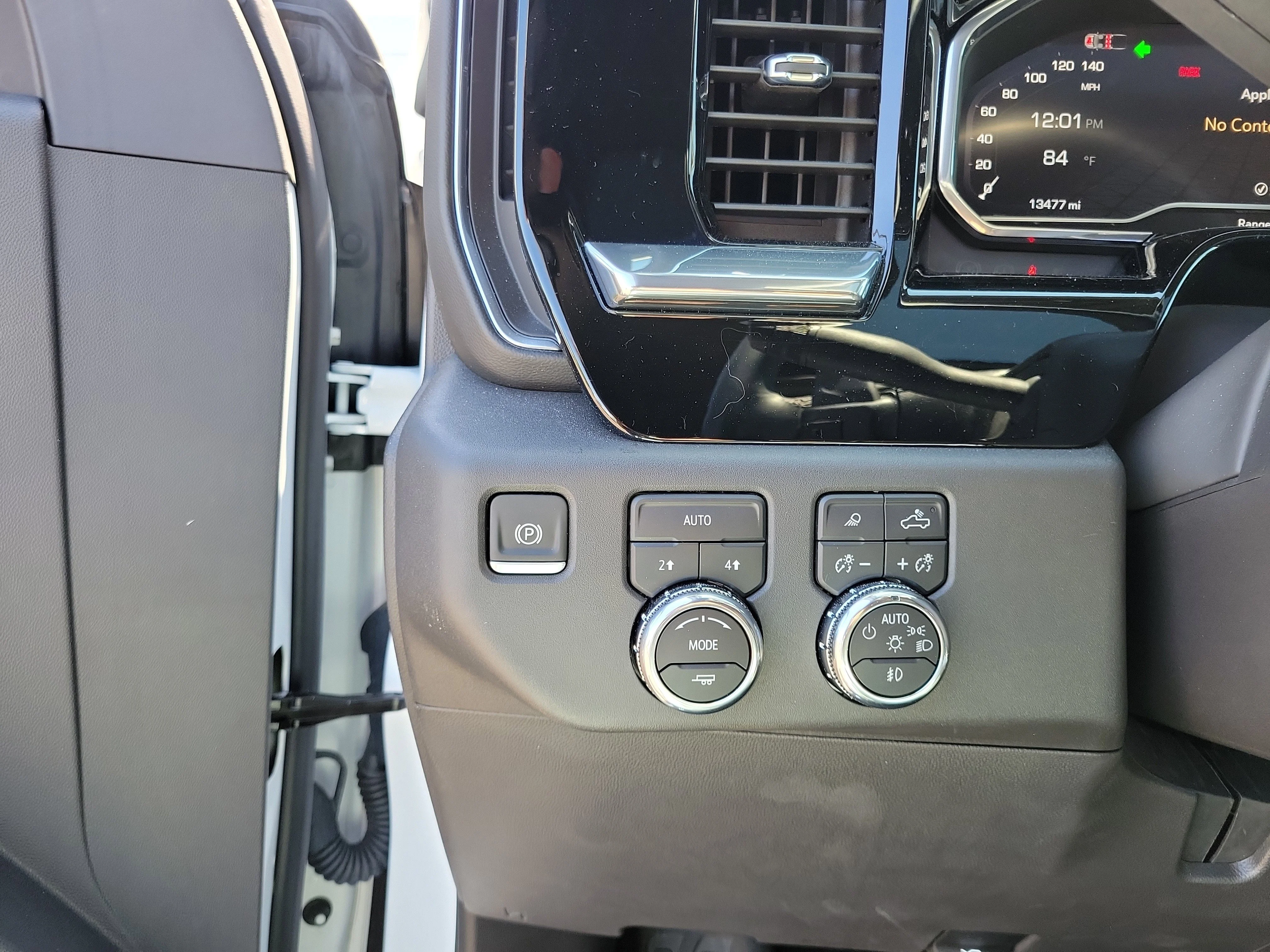 Used 2025 Summit White GMC Elevation image 19