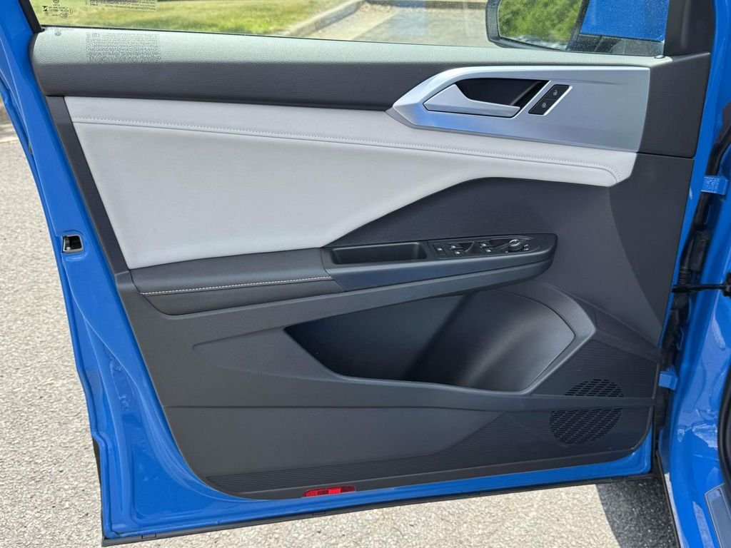 2025 Volkswagen Taos SE - Photo 27