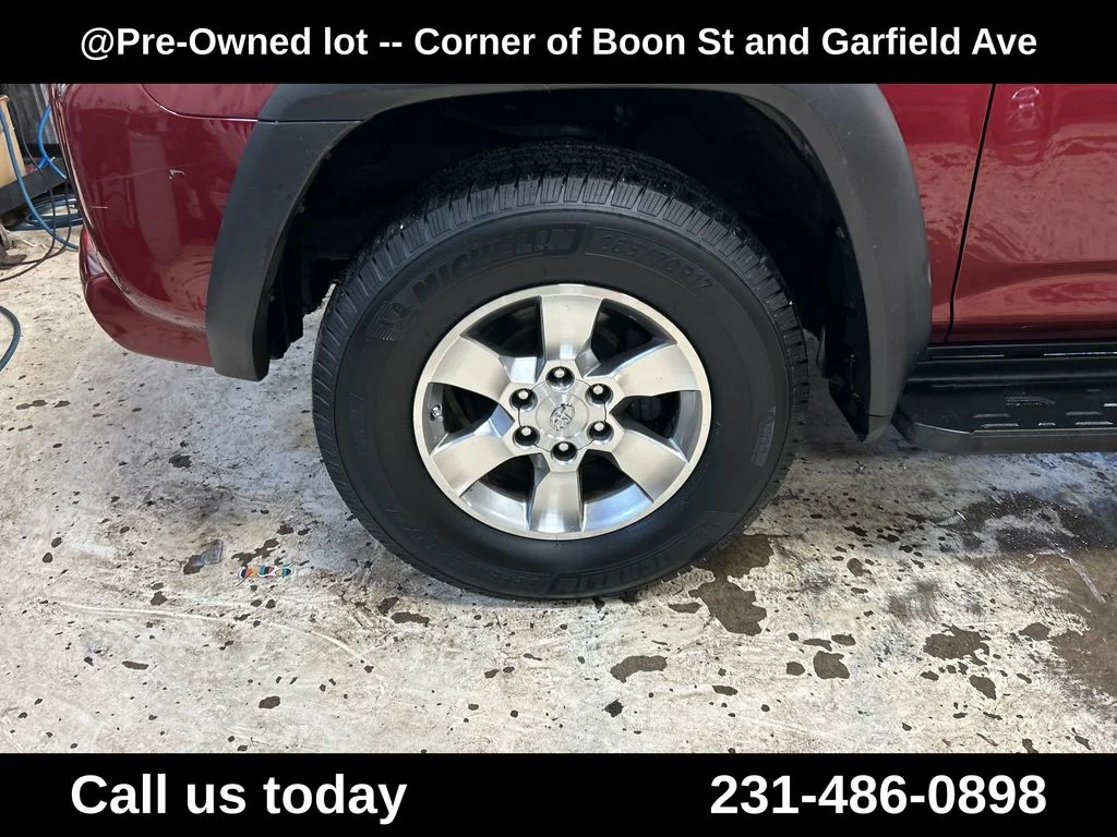 Used 2011  Toyota Trail image 10