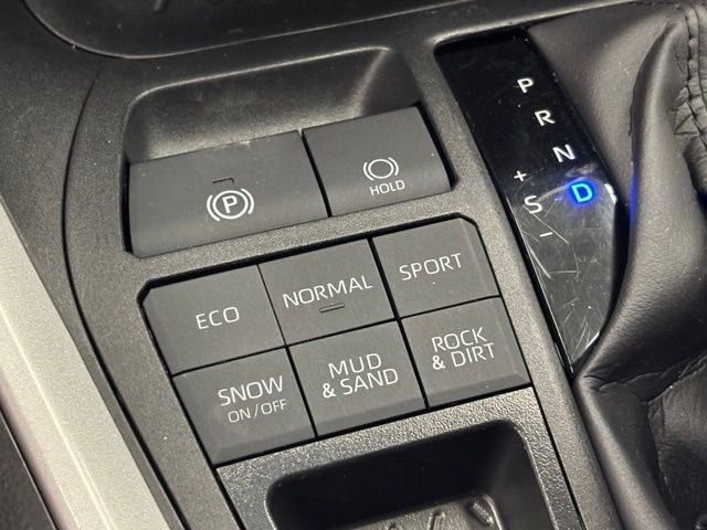 Used 2025 Silver Toyota XLE image 33