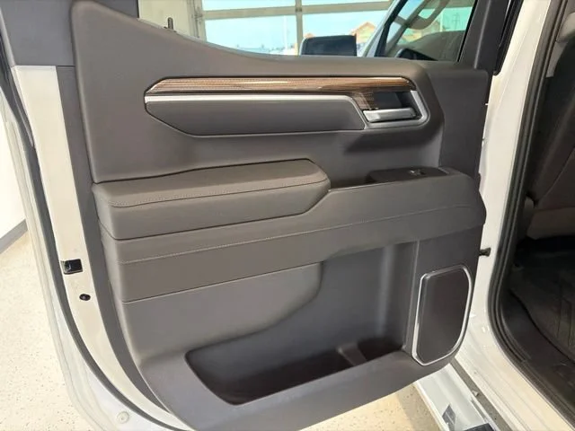 New 2026 Summit White Chevrolet LT image 43