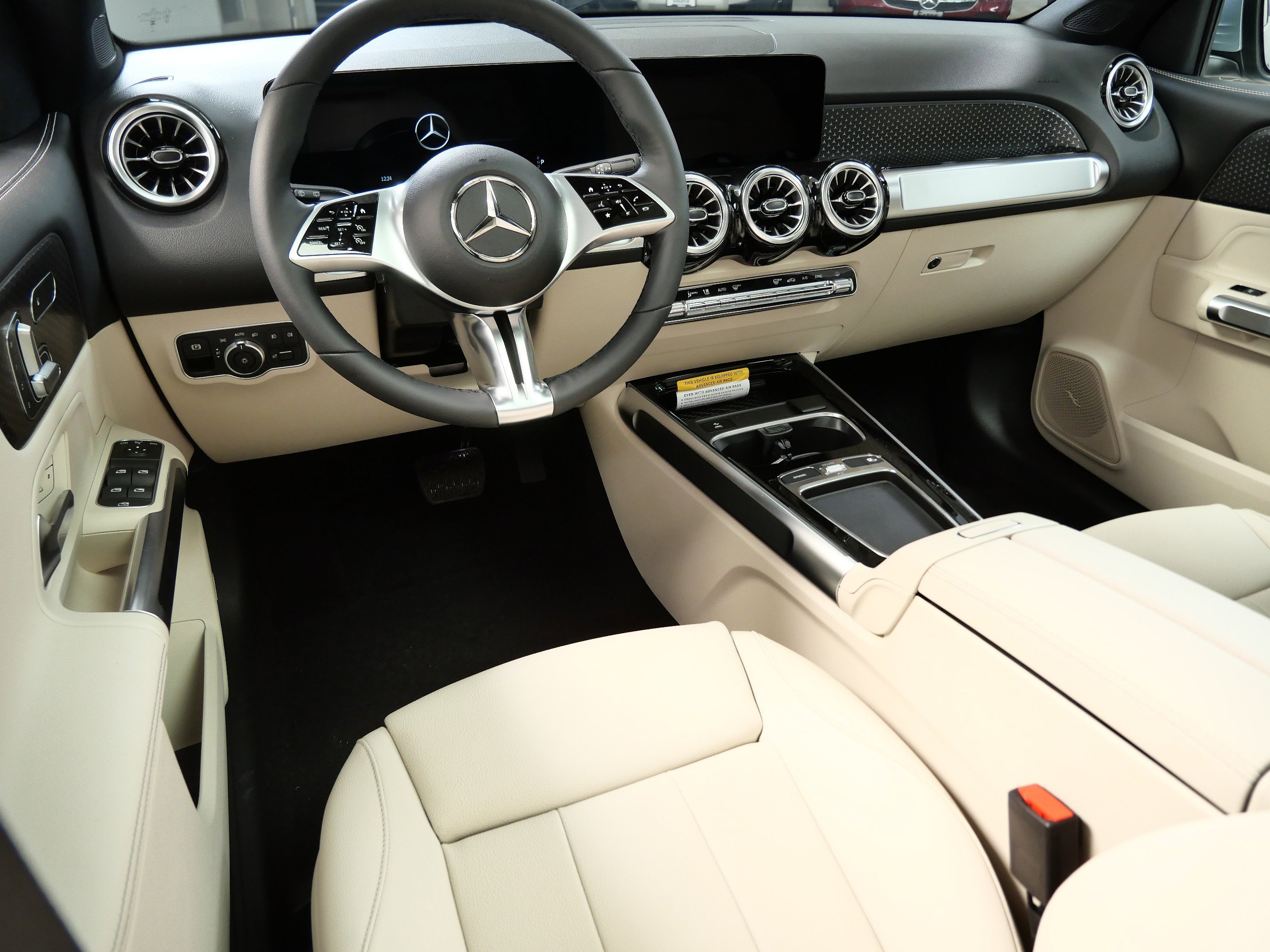 New 2026 Cirrus Silver Metallic Mercedes-Benz GLB 250 image 2