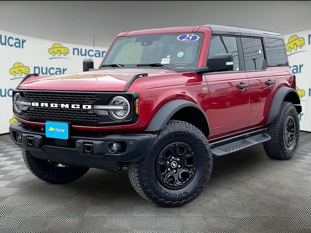 Used 2025 Red Ford Badlands image 3