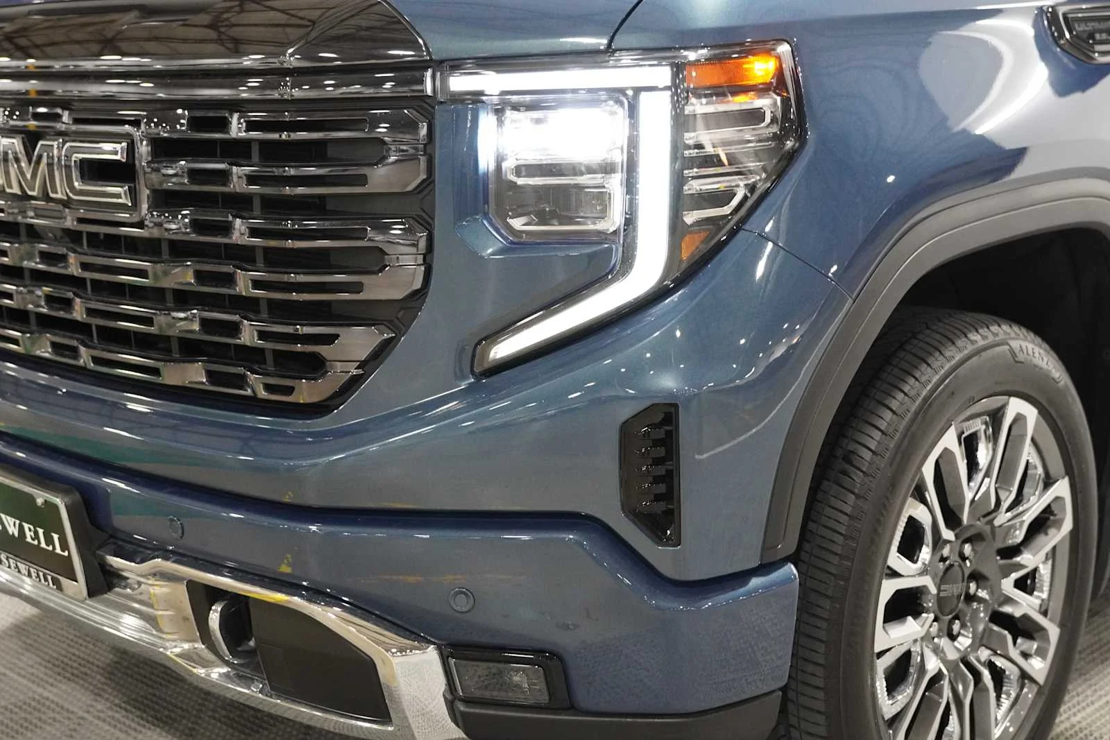 Used 2024 Downpour Metallic GMC Denali Ultimate image 7