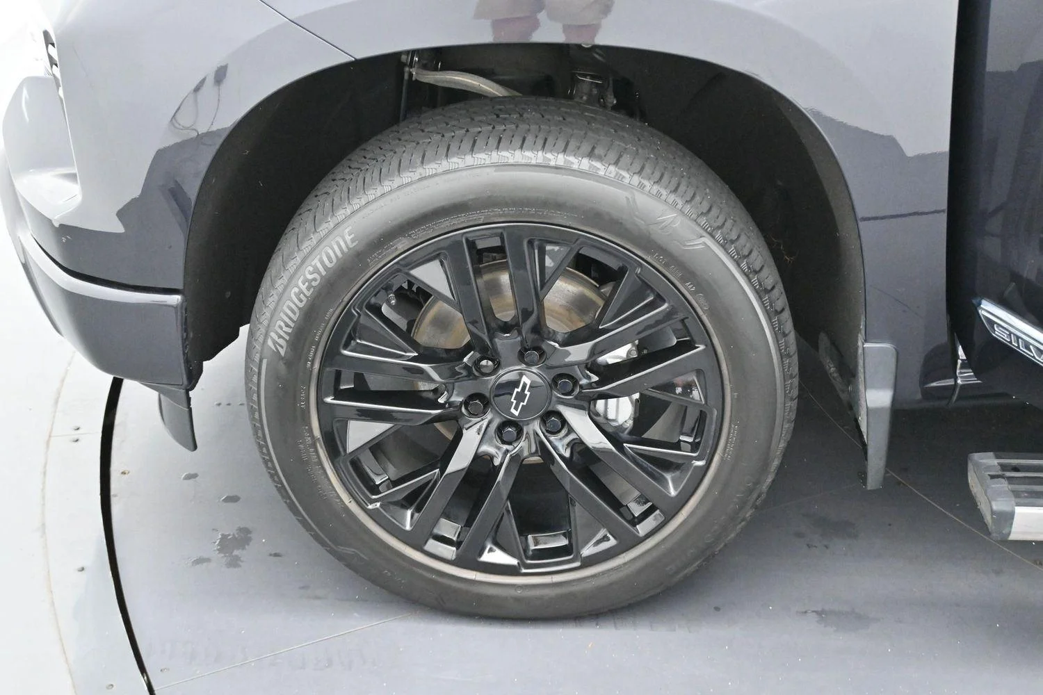 Used 2023 Dark Ash Metallic Chevrolet High Country image 30