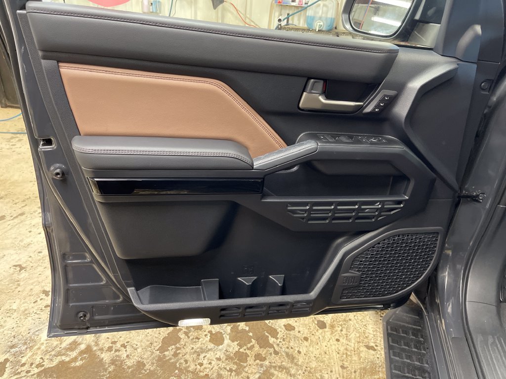 Certified Used 2025  Toyota Limited image 15