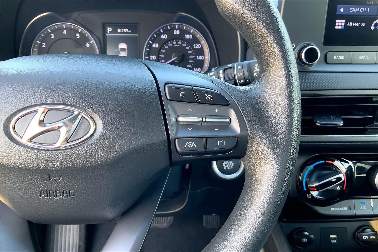 Used 2022 Lunar White Hyundai SEL image 25