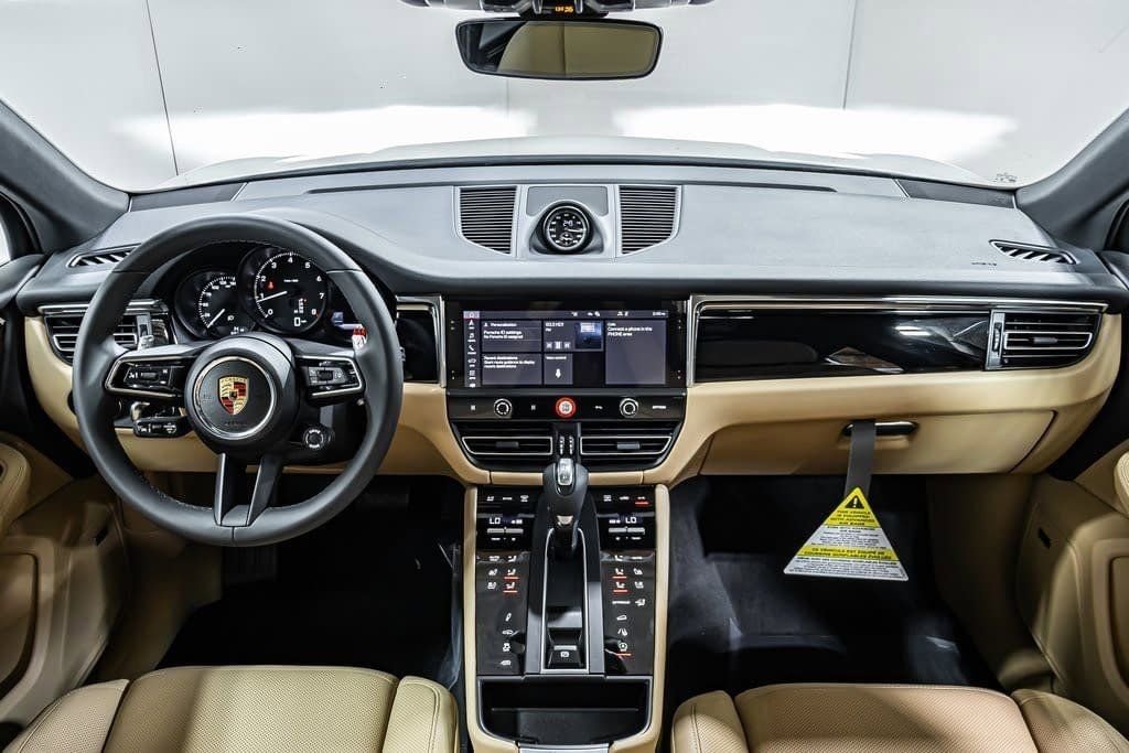 2025 Porsche Macan - Photo 13