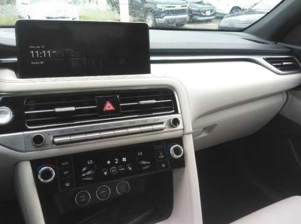 Used 2025 Black Genesis 2.5T image 6
