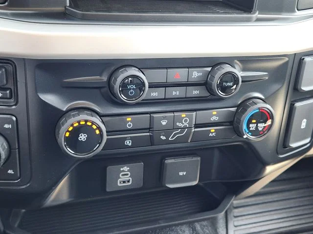 New 2026 Oxford White Ford F-350® XL image 19