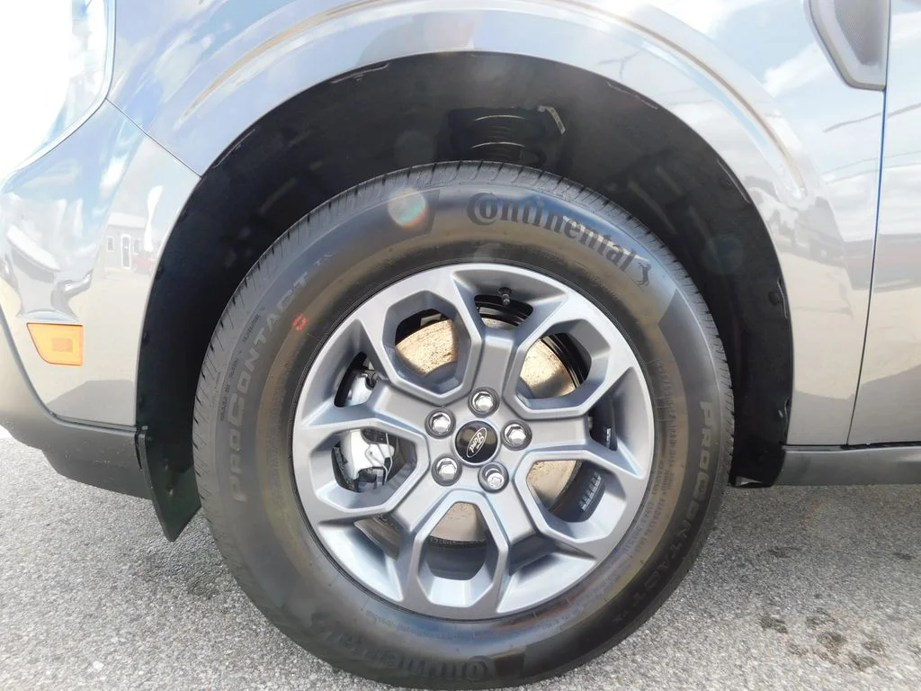 New 2026 Carbonized Gray Metallic Ford XLT image 13