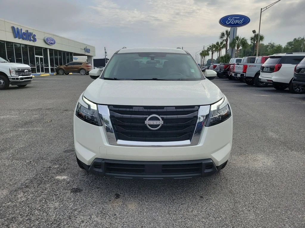 Used 2024 Pearl White Tri-Coat Nissan SV image 6