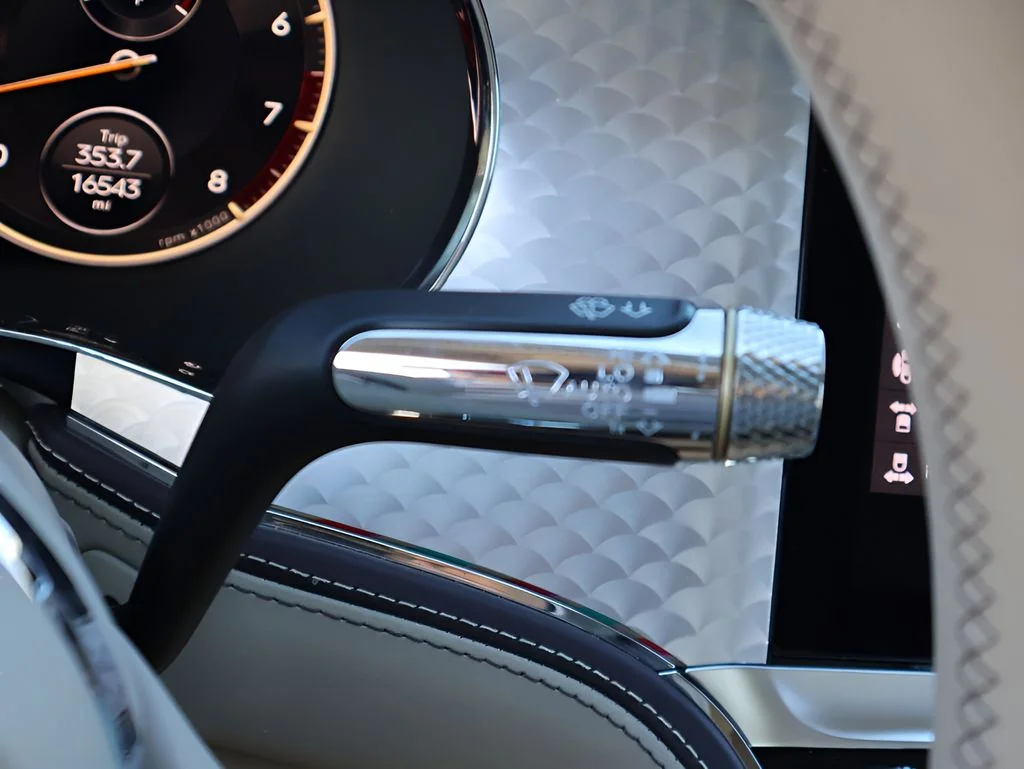 Used 2023 Gray Violet by Mulliner Bentley Azure image 38