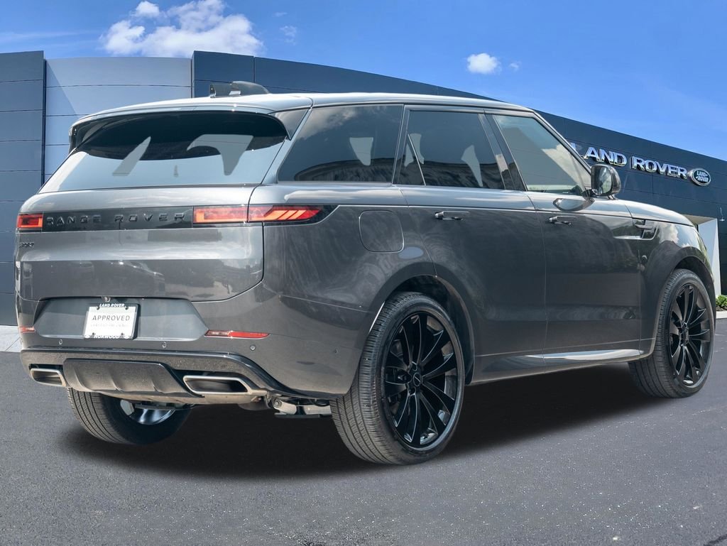 Used 2026 Black Land Rover Dynamic SE image 4
