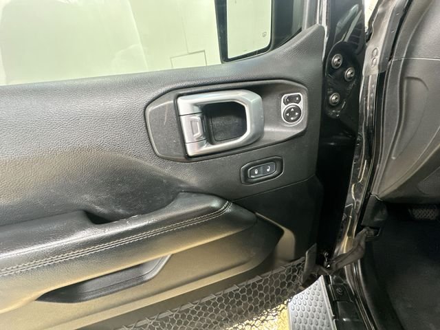 Used 2020 Black Jeep Unlimited Sahara image 16
