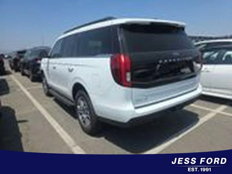 Used 2025 Oxford White Ford Active image 4