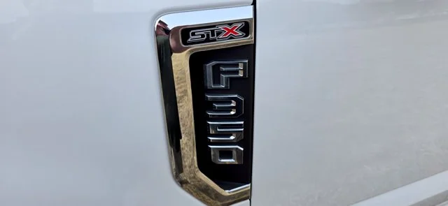 Used 2019 White Ford XL image 5