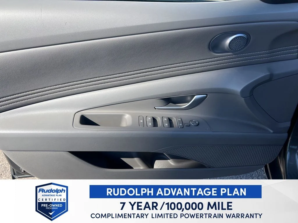 Used 2025 Gray Hyundai SEL Sport image 11
