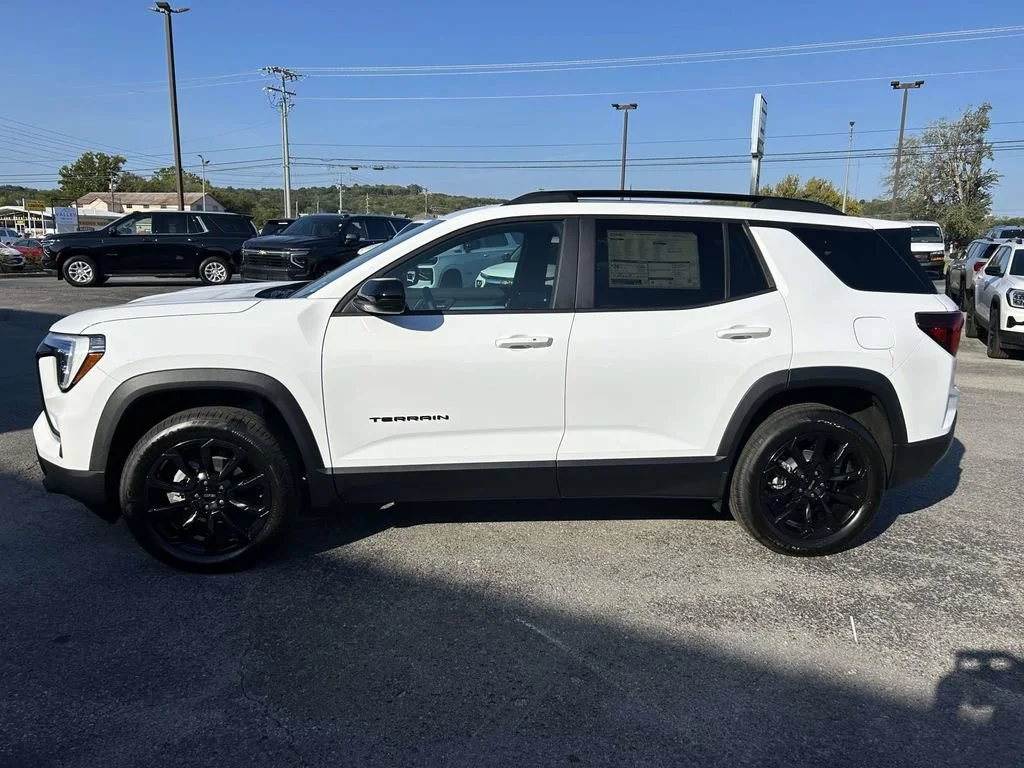New 2027 Summit White GMC Elevation image 7
