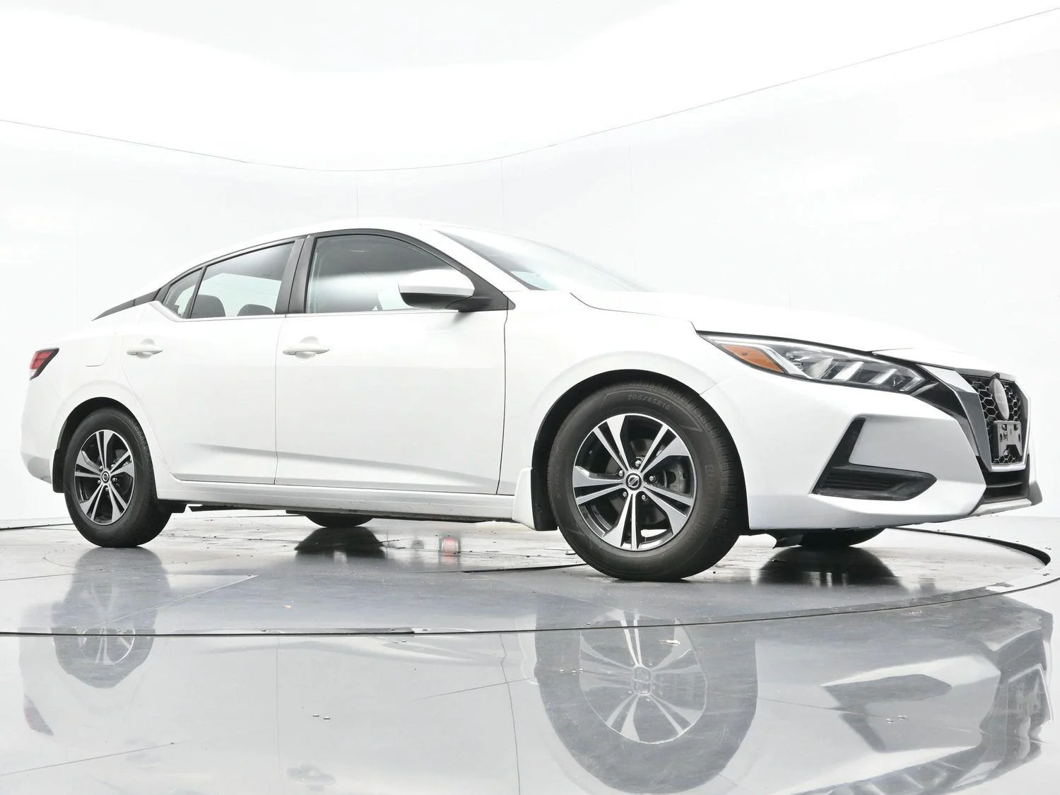 Used 2021 Aspen White Tricoat Nissan SV image 39