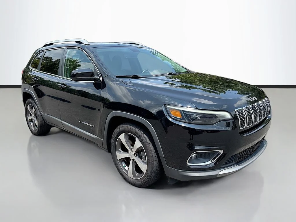 Used 2020 Diamond Black Jeep Limited image 1