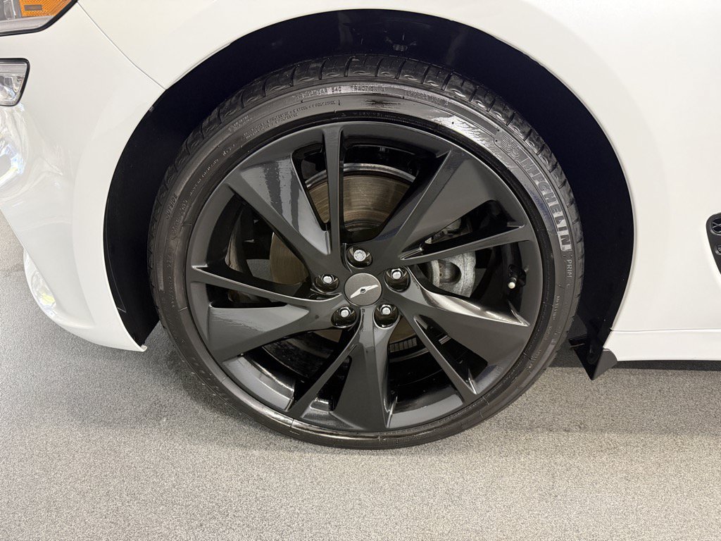 Used 2023 Uyuni White Genesis 2.0T image 18