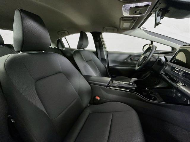 Certified Used 2025 WIND CHILL PEARL Toyota  image 36