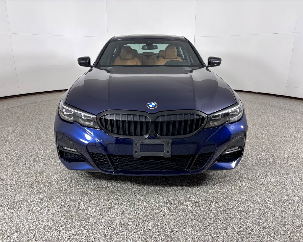 Used 2022 Blue BMW 330i xDrive image 3