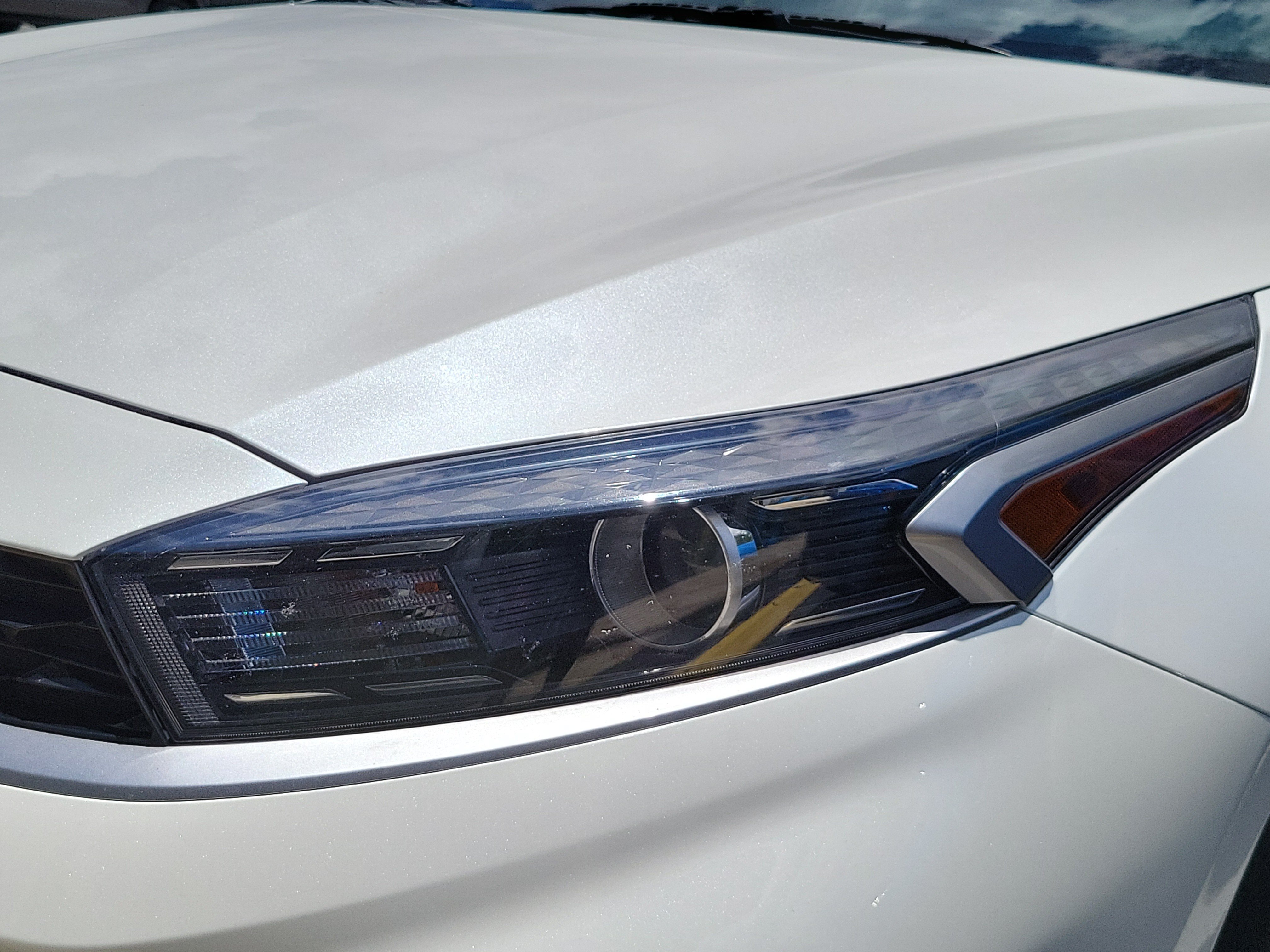 Used 2024 Snow White Pearl Kia LXS image 5
