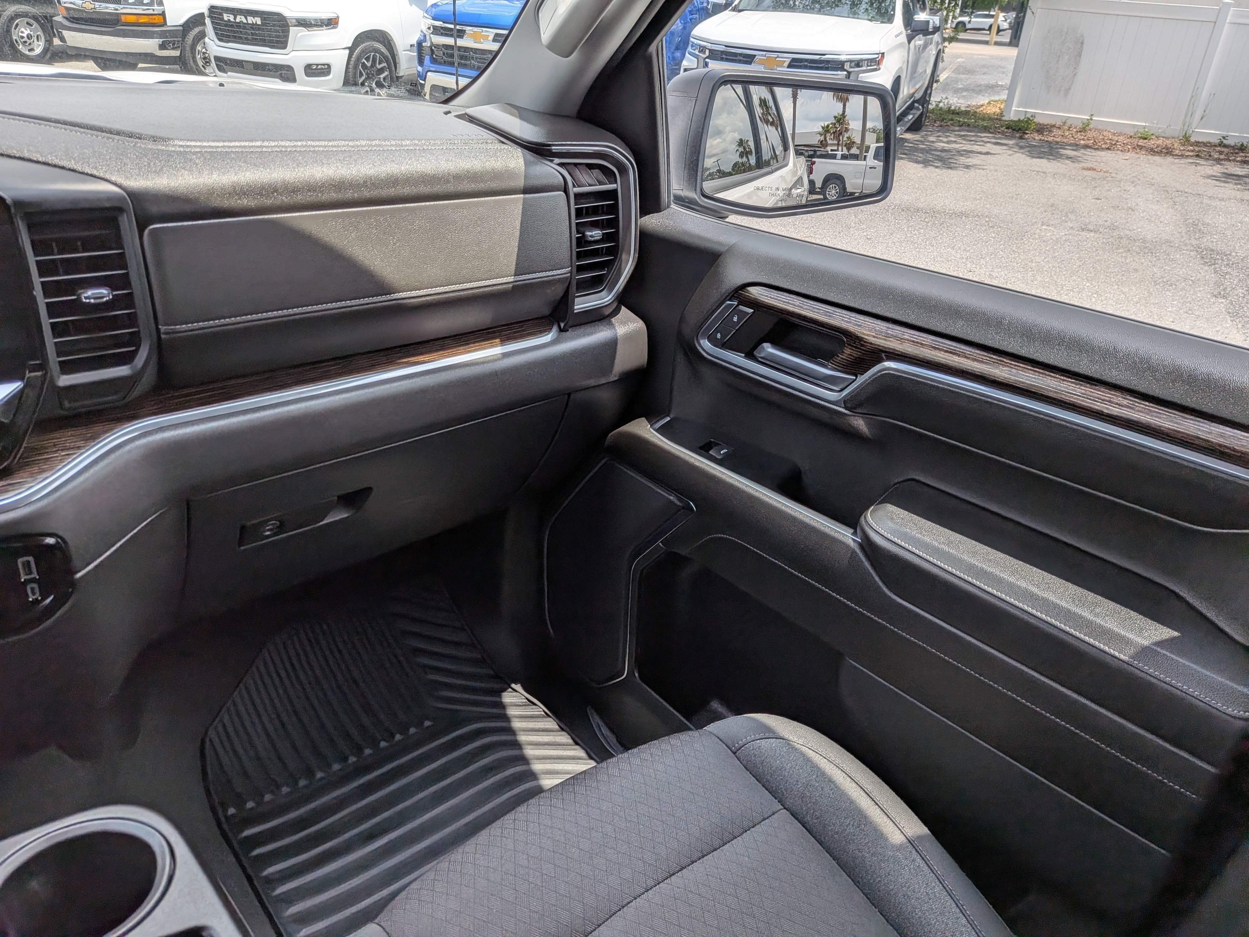 2024 GMC Sierra 1500 Elevation - Photo 17