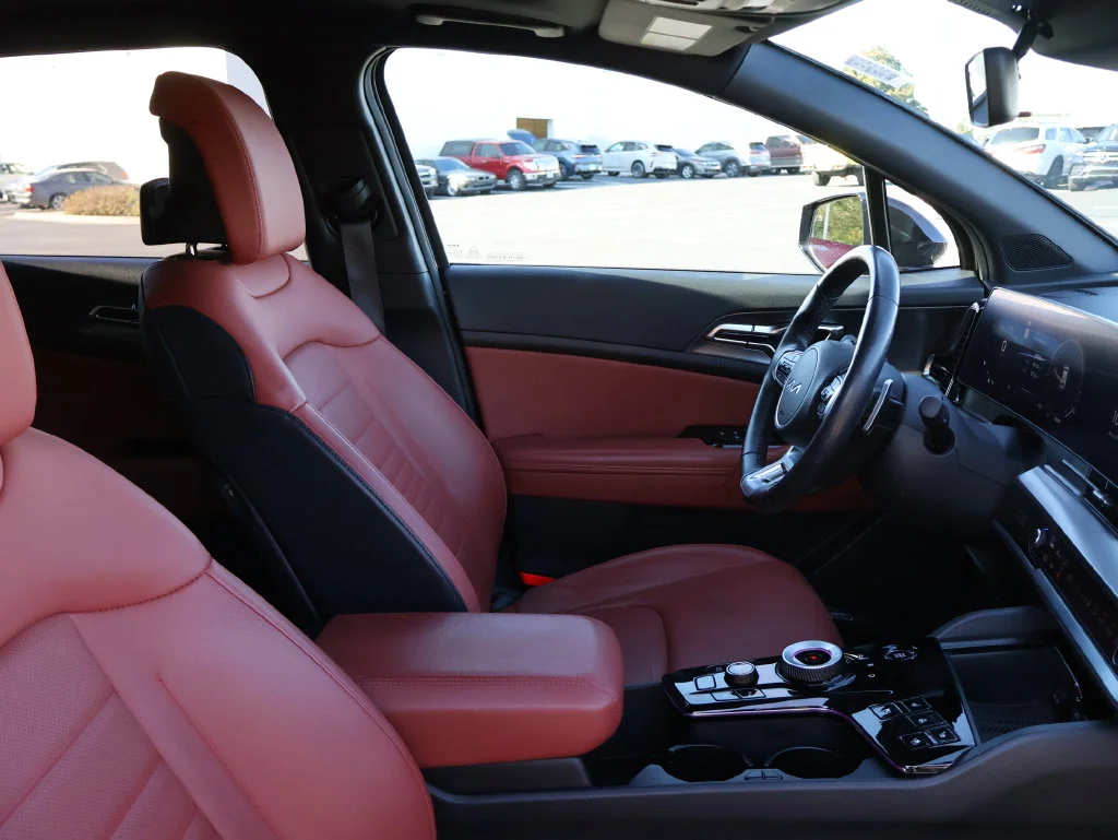 Used 2025 Black Kia SX-Prestige image 31