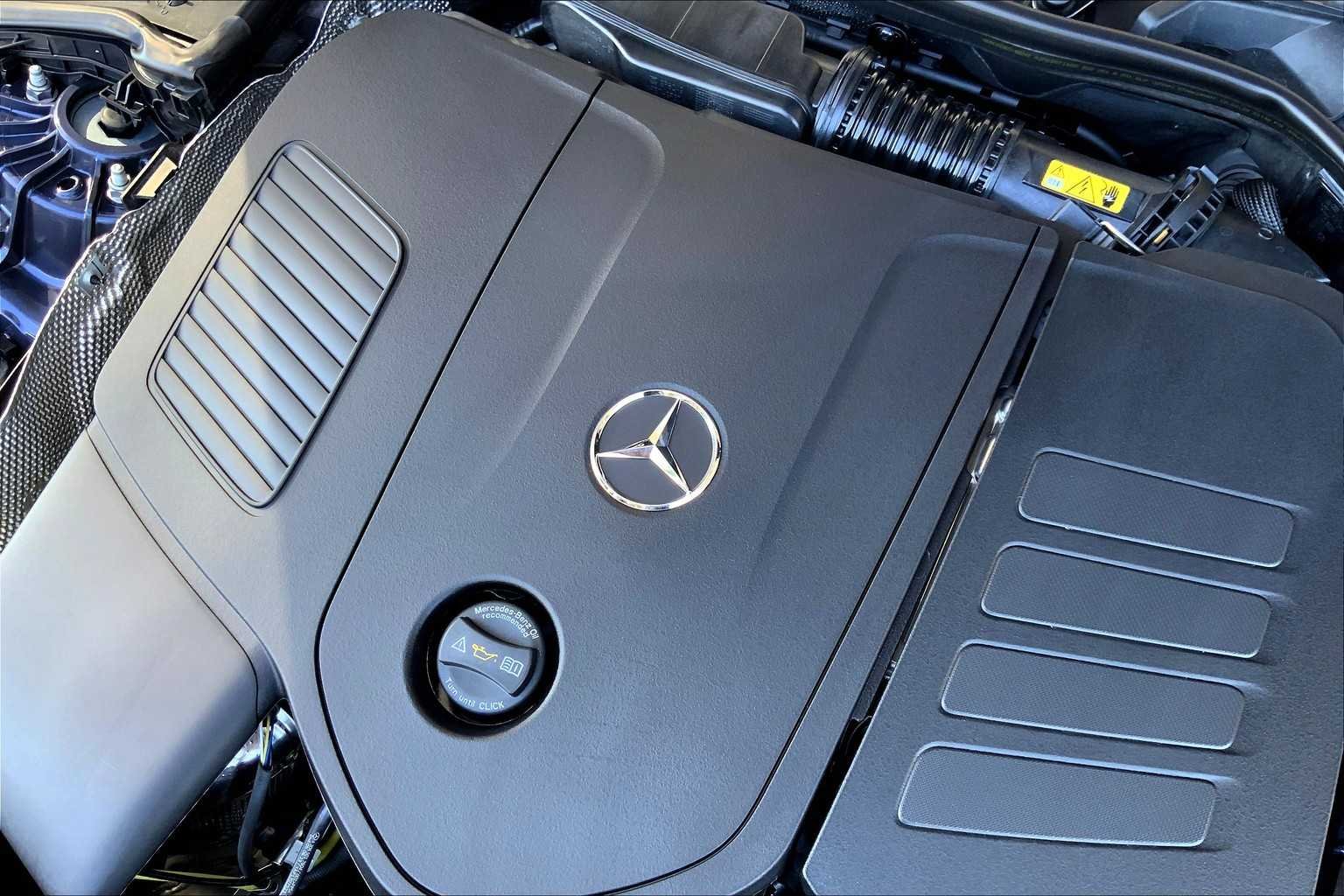 Used 2025 Twilight Blue Metallic Mercedes-Benz C 300 image 19
