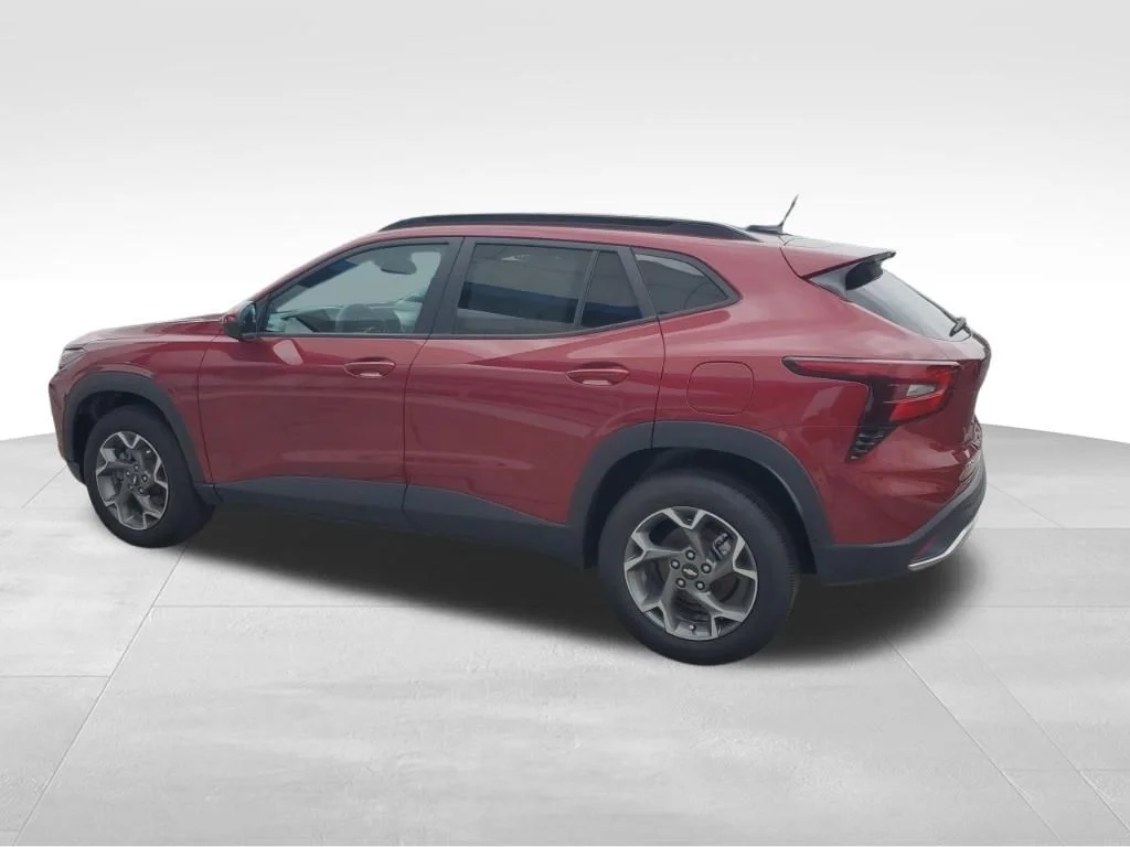 Used 2025 Red Chevrolet LT image 4