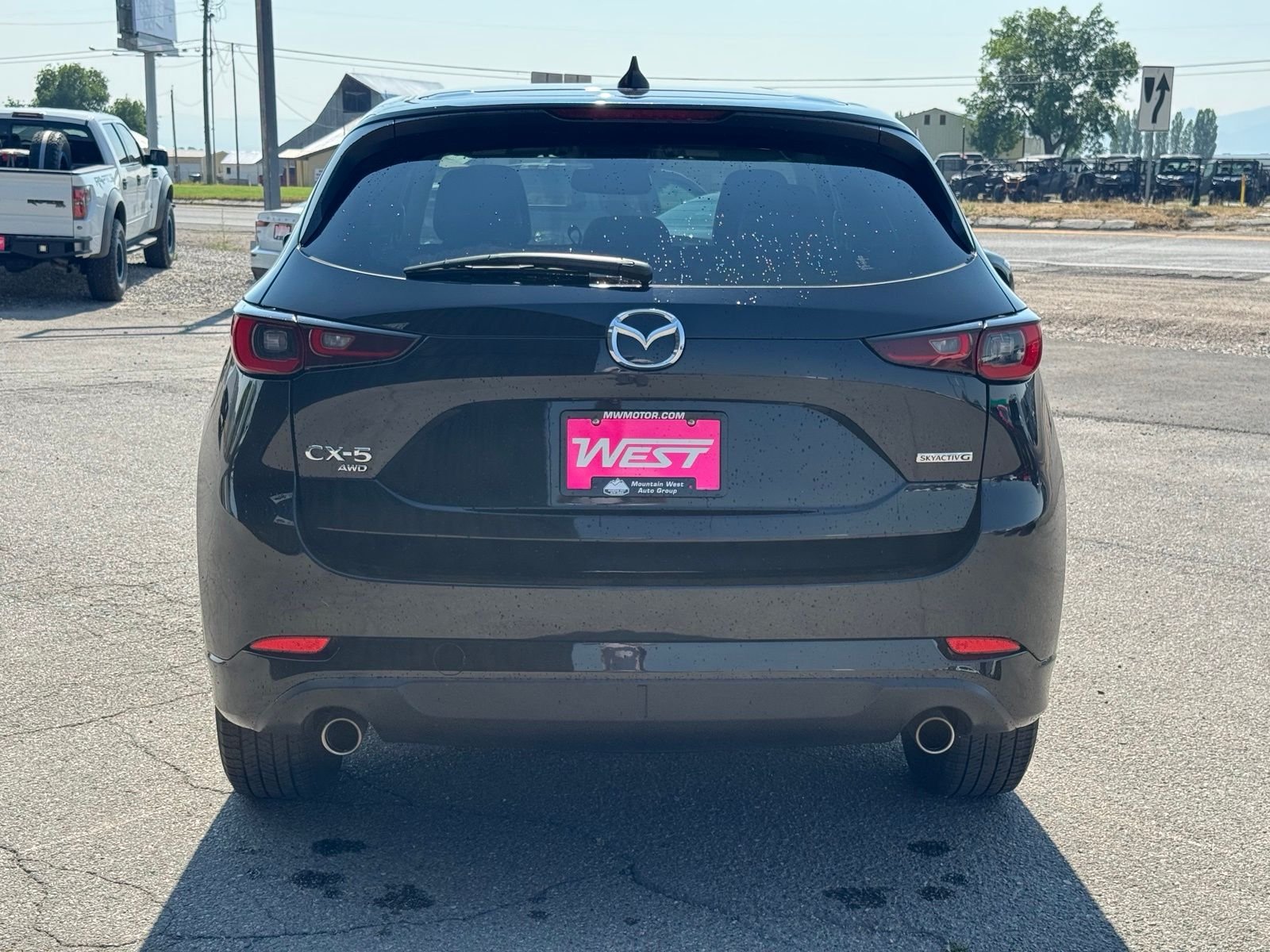View vehicle photo 4