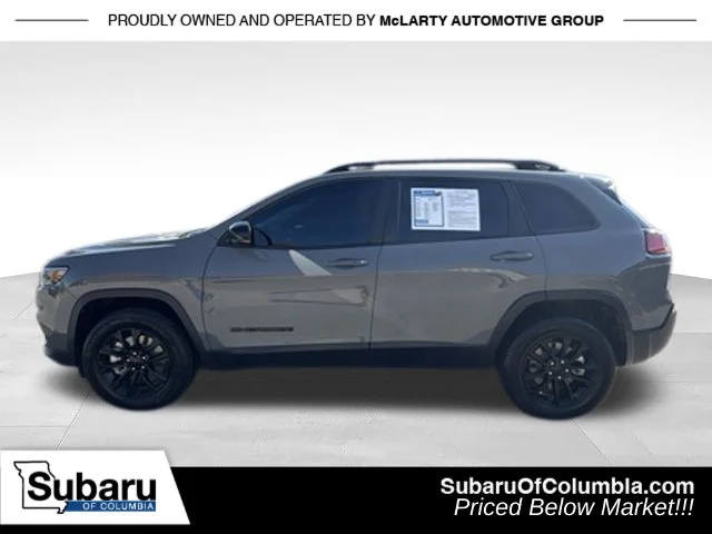 Used 2023 Gray Jeep Altitude image 5