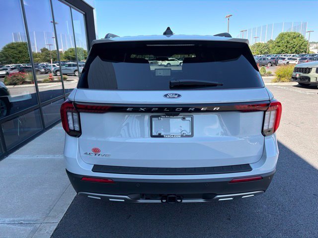 New 2027 Avalanche Gray Ford Active image 4