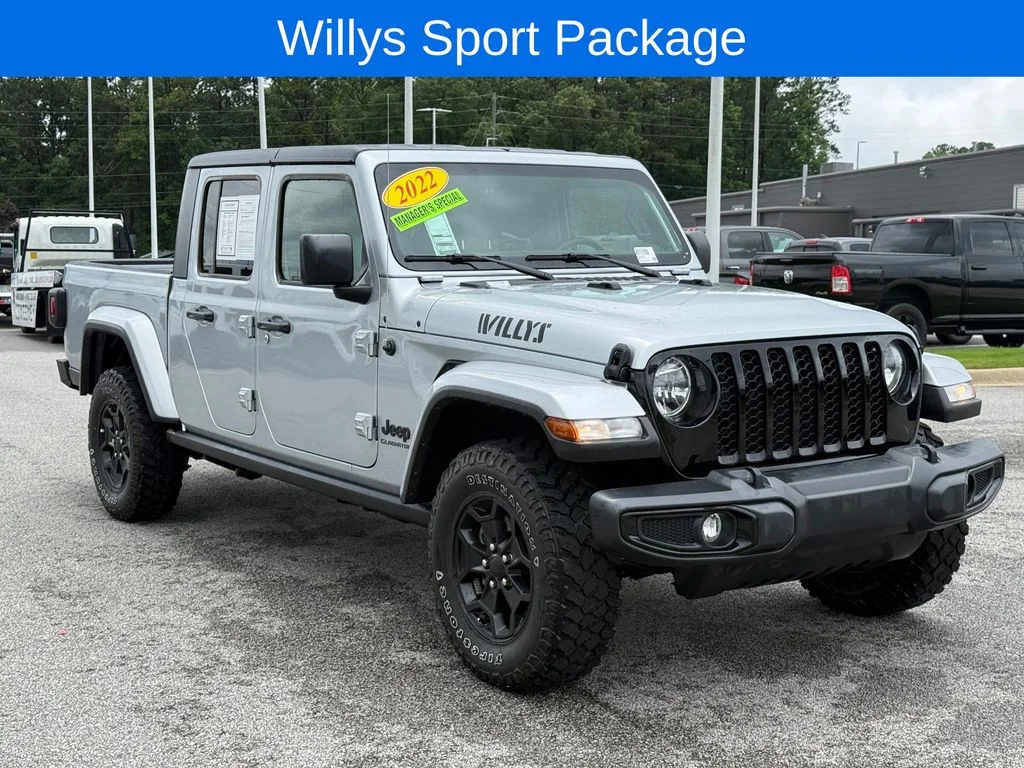 Used 2022 Silver Jeep Sport image 30