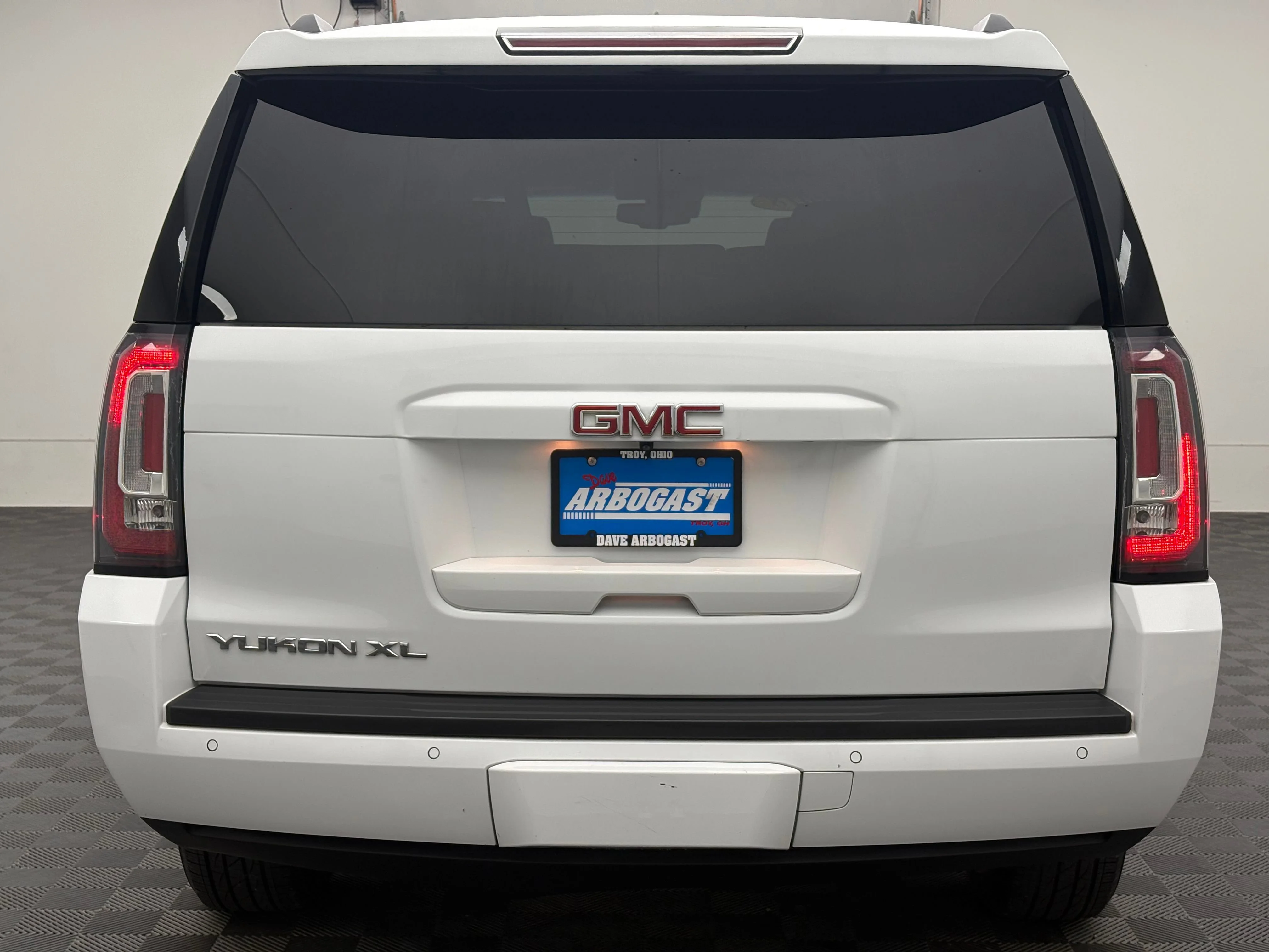 Used 2018 SUMMIT WHITE GMC SLT image 9
