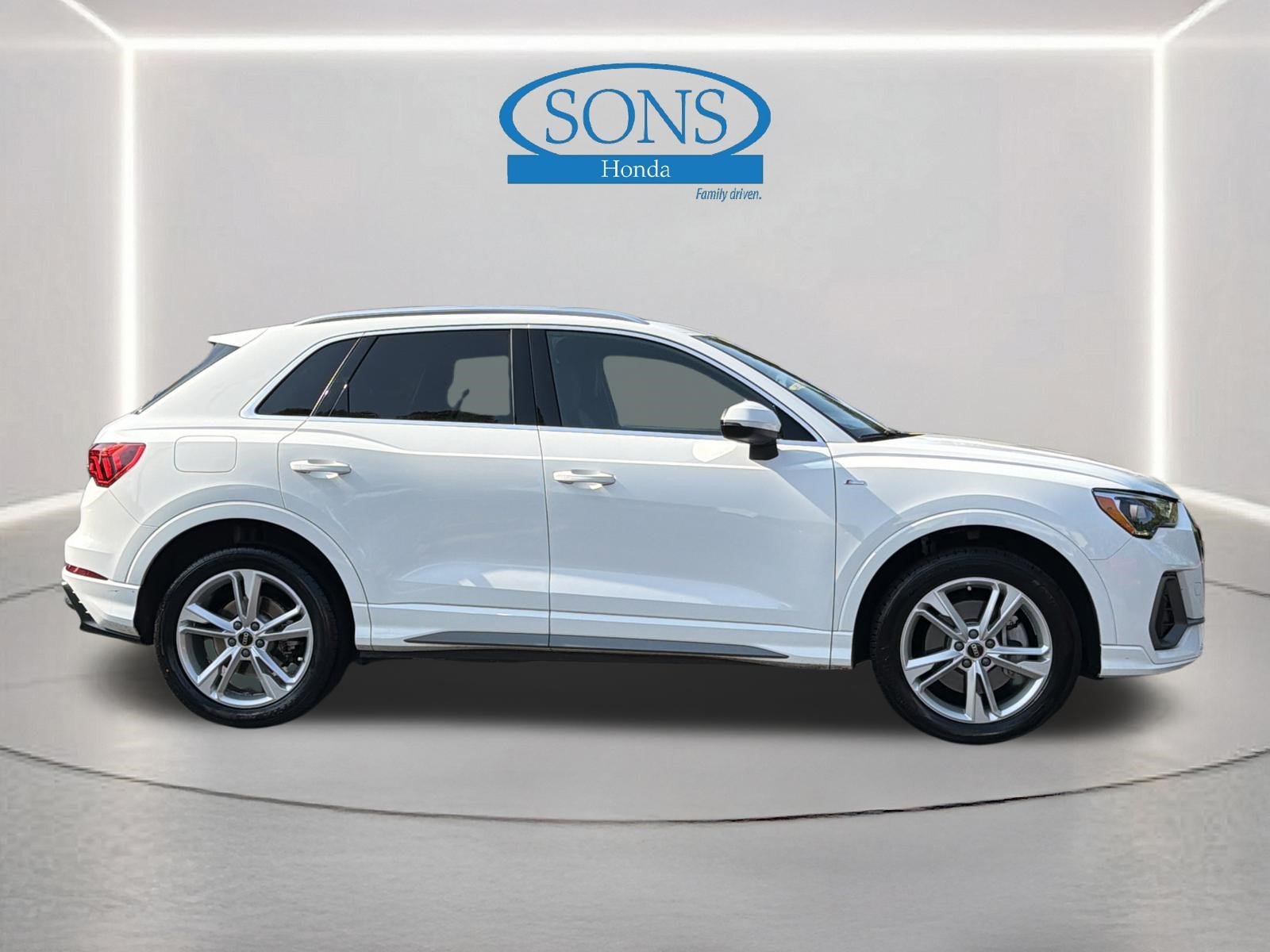 Used 2022 Glacier White Metallic Audi S line Premium image 30