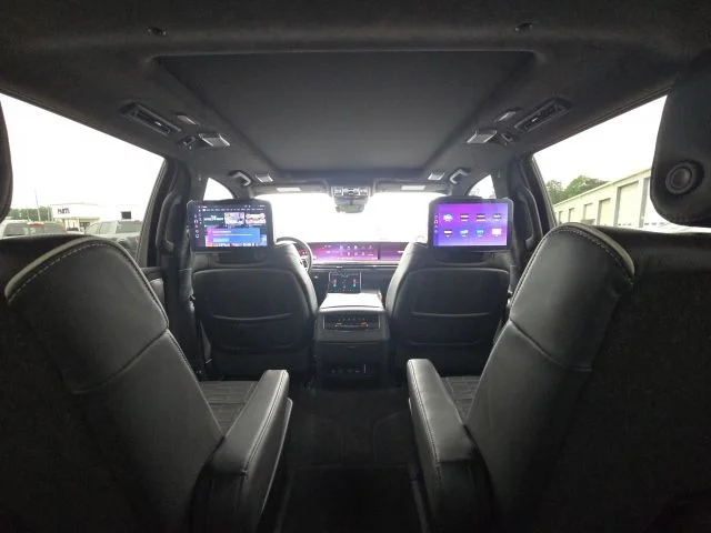 Used 2025 Black Cadillac Sport Platinum image 19
