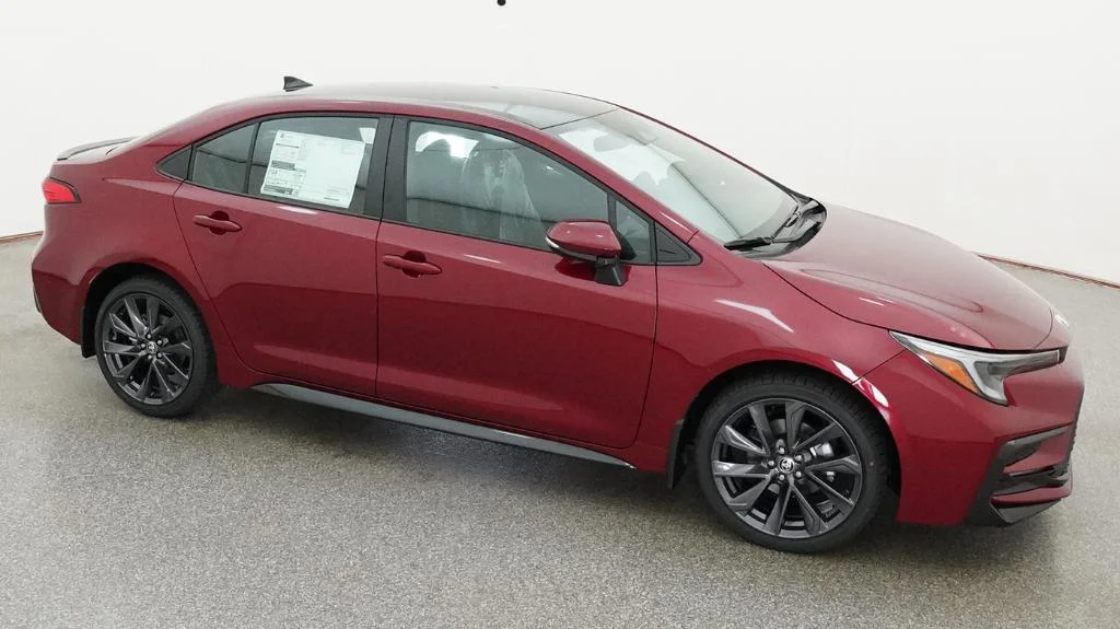 New 2026 Ruby Flare Pearl with Midnight Black Metallic roof Toyota SE image 21