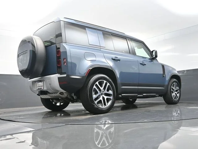 Used 2025 Blue Land Rover S image 36