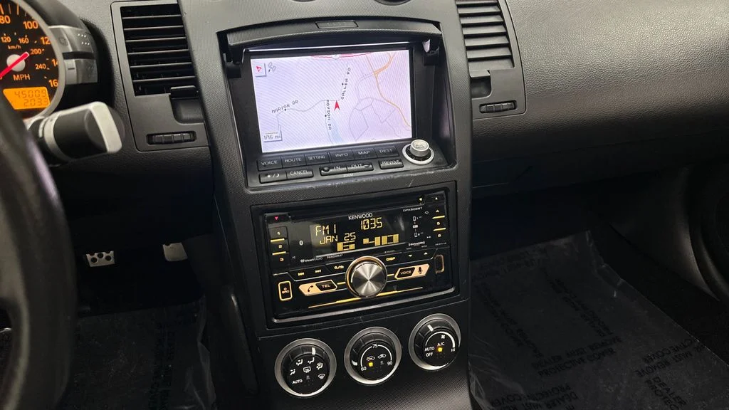 Used 2005 Yellow Nissan Touring image 14