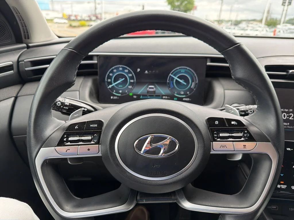 Used 2023 Black Hyundai SEL Convenience image 17
