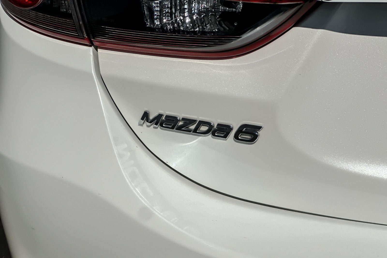 Used 2016 SNOWFLAKE WHITE PEAR Mazda i Touring image 25