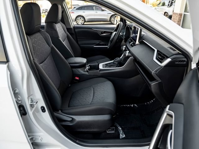 Used 2025 Ice Cap Toyota XLE image 35