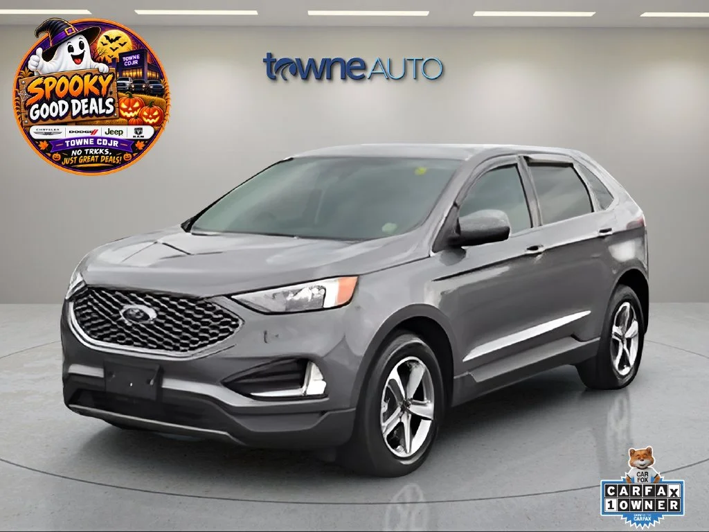 Used 2023 Gray Ford SEL image 1