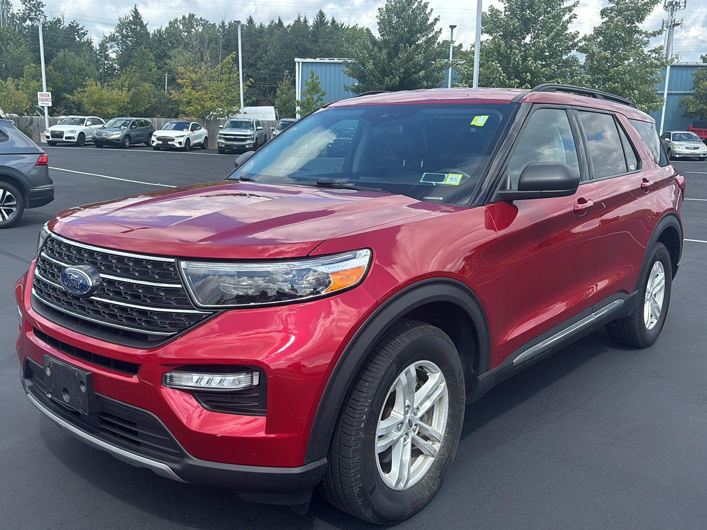 Used 2022 Rapid Red Metallic Tinted Clearcoat Ford XLT image 4
