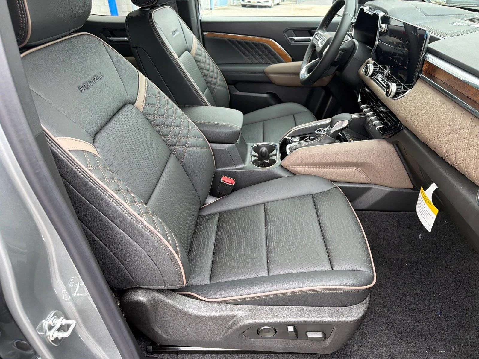2026 GMC Canyon Denali - Photo 9