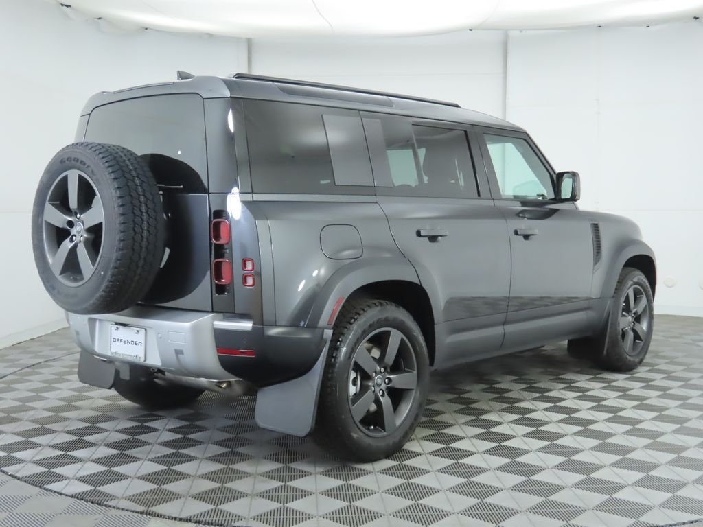 Used 2025 Carpathian Grey Prem Met Land Rover S image 5